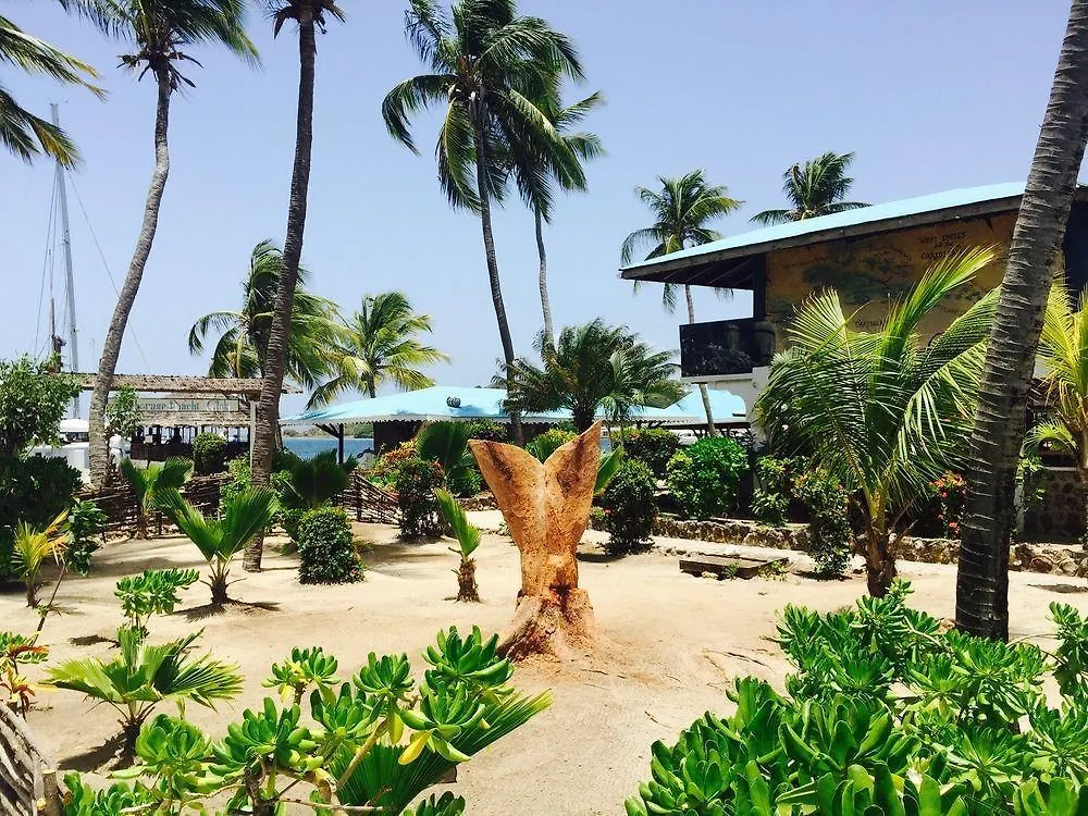 Anchorage Yacht Club Hotel Clifton